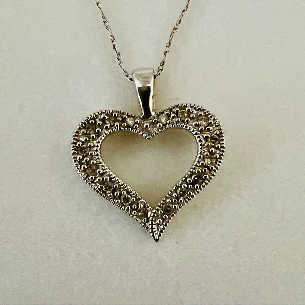 Beautiful Heart~14K White Gold Necklace - Picture 2 of 9